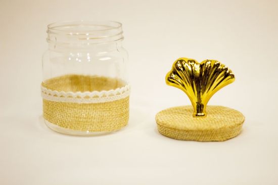 صورة علب مكسرات بلاستيك دائري